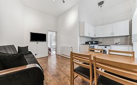 Cozy Wimbledon Apartment